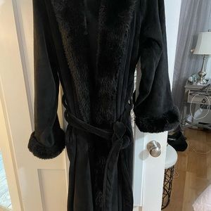 Women’s pottery barn bathrobe